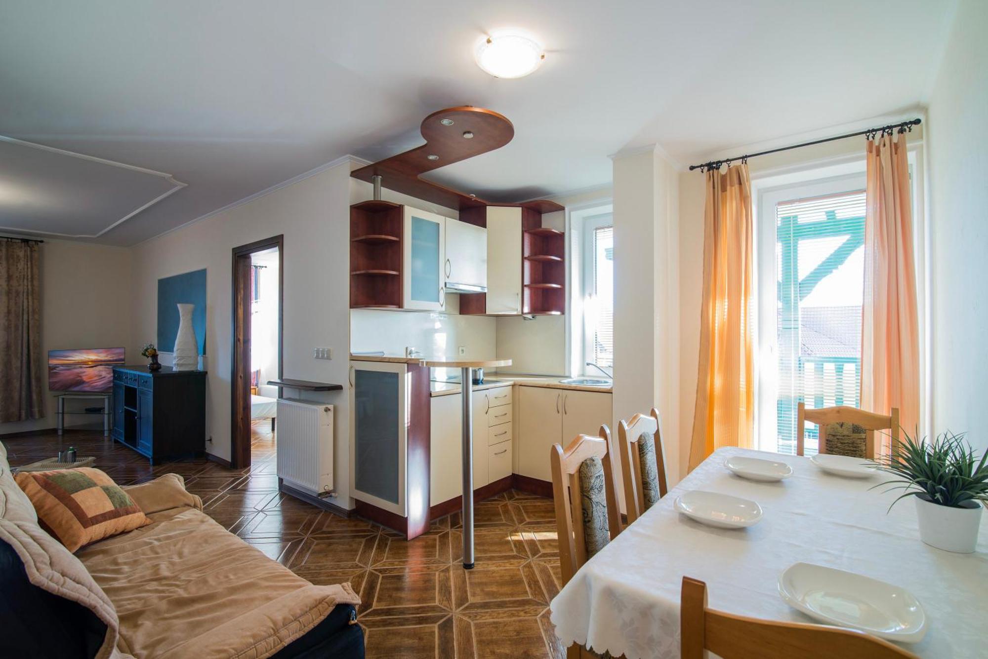 Pionow Rodzinne Apartamenty Urocza 10 Крыница-Морска Экстерьер фото