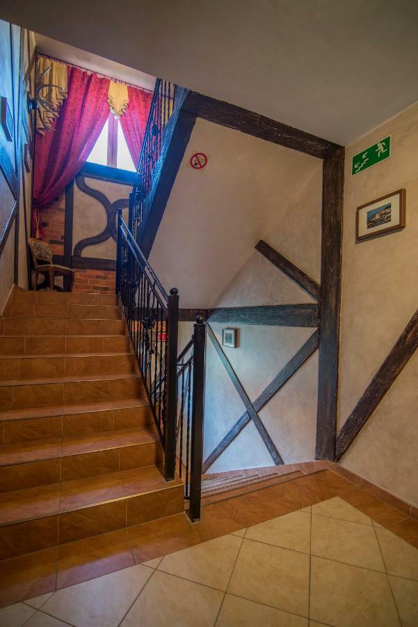 Pionow Rodzinne Apartamenty Urocza 10 Крыница-Морска Экстерьер фото
