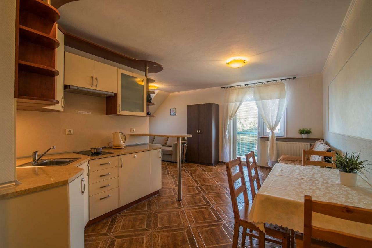 Pionow Rodzinne Apartamenty Urocza 10 Крыница-Морска Экстерьер фото