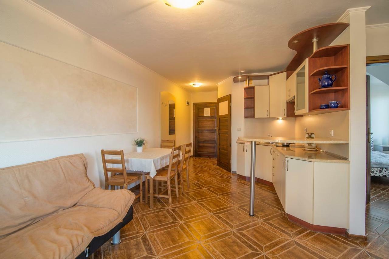 Pionow Rodzinne Apartamenty Urocza 10 Крыница-Морска Экстерьер фото