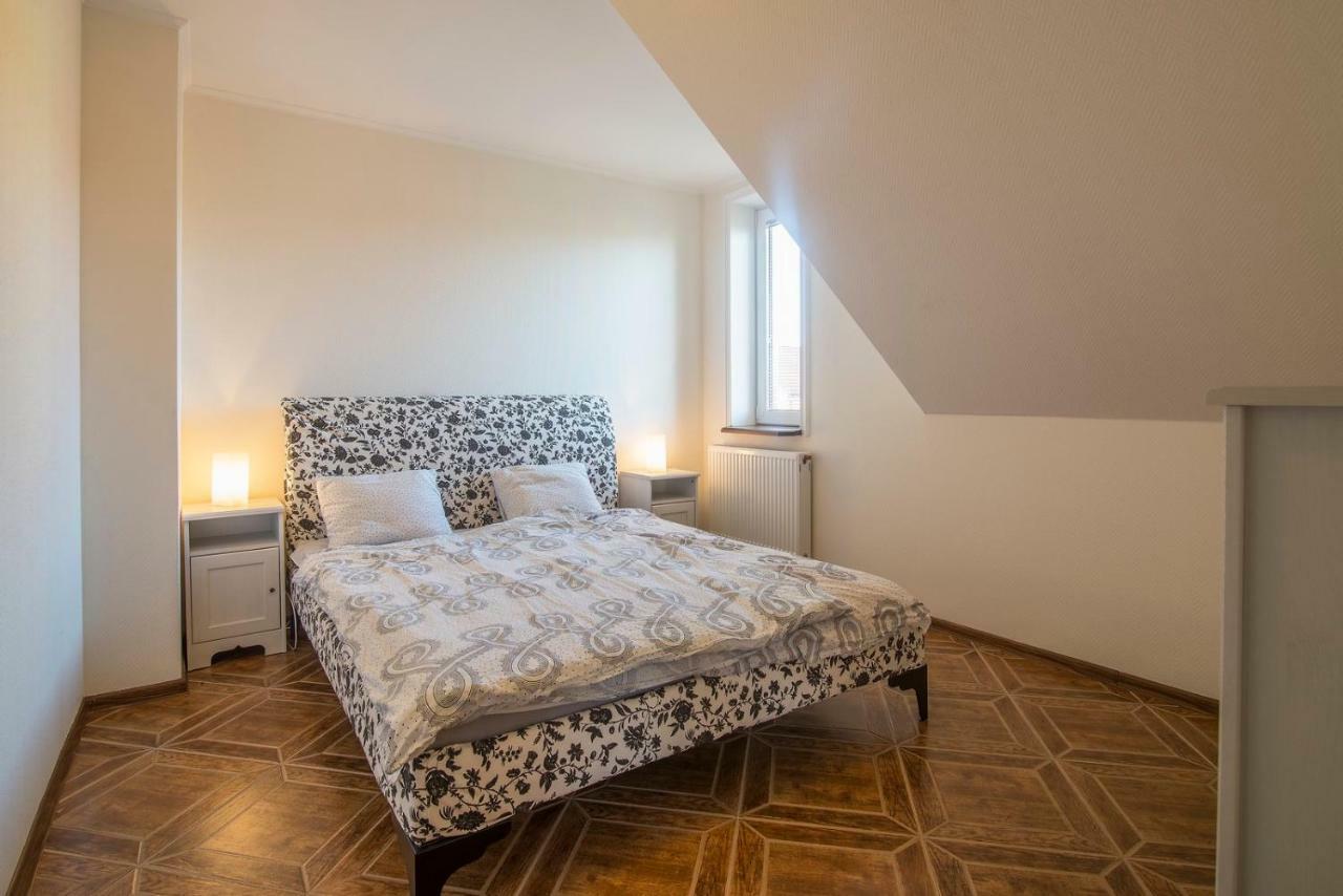 Pionow Rodzinne Apartamenty Urocza 10 Крыница-Морска Экстерьер фото